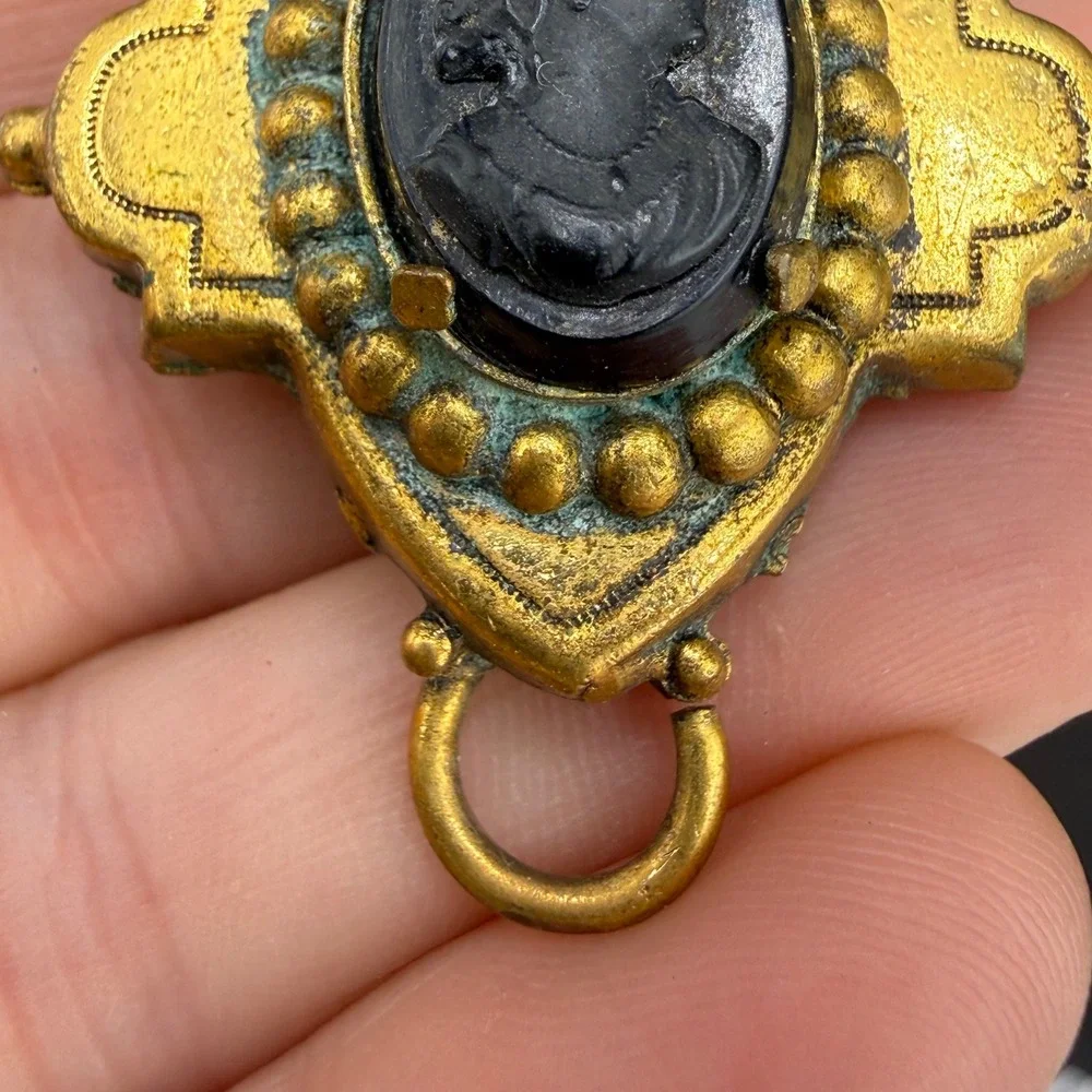 Vintage Black Cameo Fur Clip Gold Tone Victorian Mourning Style READ
